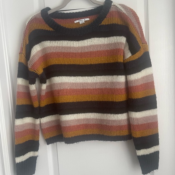 Multi-stripped cozy crewneck knitted sweater - Picture 3 of 4